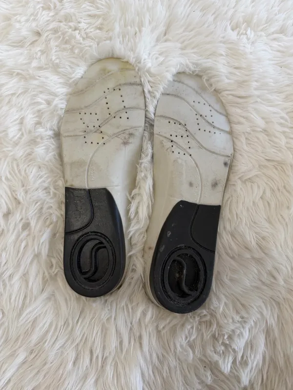 Golden Goose Mid-Star Sneakers - Image 9