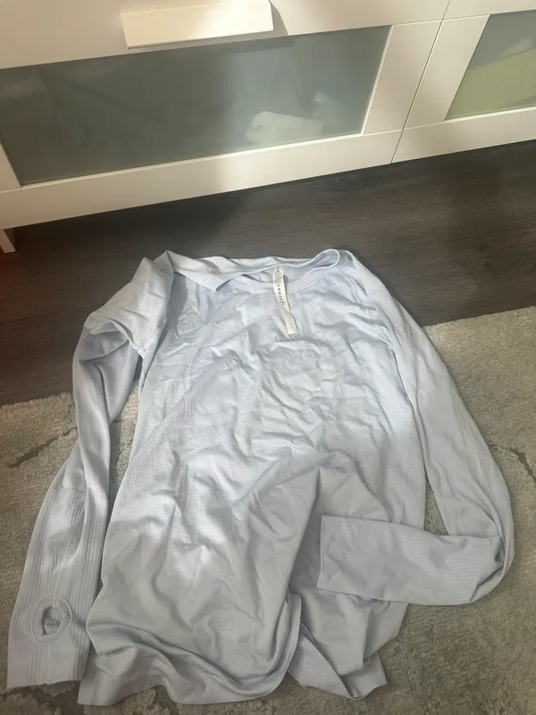 Lululemon Swiftly Tech Long Sleeve Size 10 - Image 3