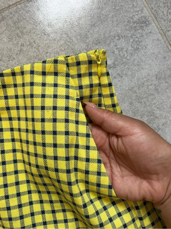 Zara Yellow and Black Plaid High-Waist Shorts - Image 7