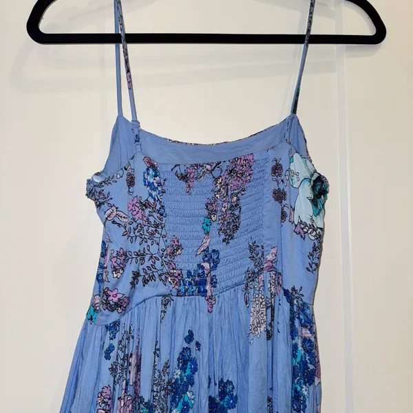 Urban Outfitters Blue Floral midi dress - Image 3