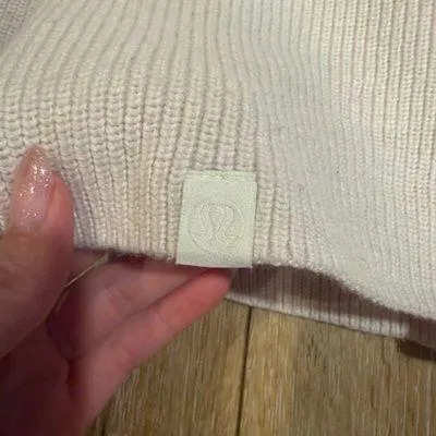 Lululemon Merino-wool blend ribbed crewneck sweater - Image 3