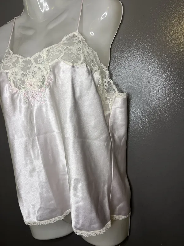 Amanda's Closet Camisole Tank Top Womens Medium Pink Satin Lace Embroidered - Image 4