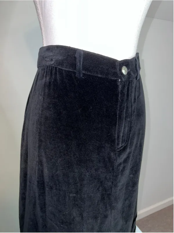 WhimsyGoth Black Velvet Maxi Skirt with Floral Embroidery, Size L - Image 9