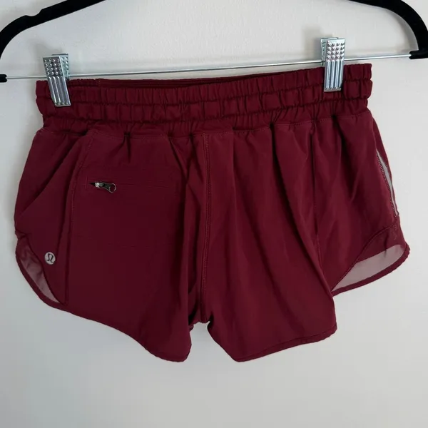 Lululemon Hotty Hot Short 2.5" size 4 - Image 4