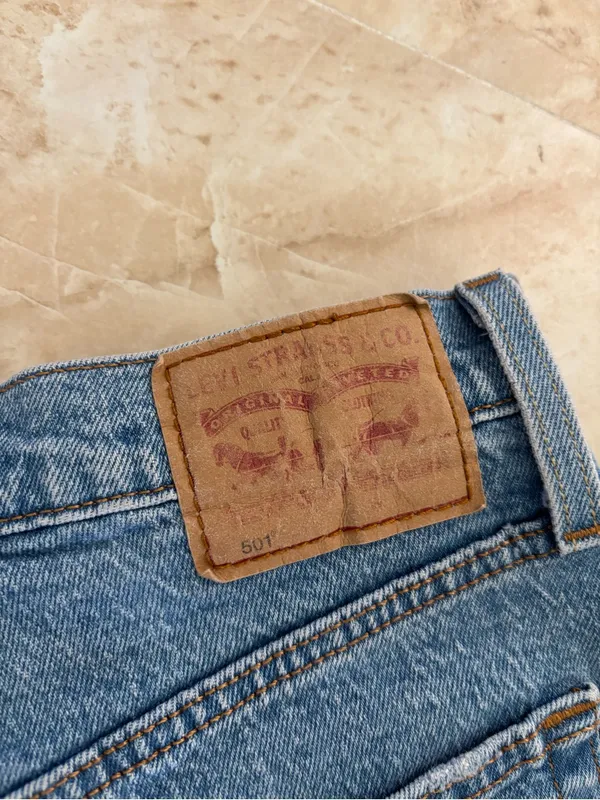 Levi's 501 jeans shorts button fly spring summer beach - Image 3