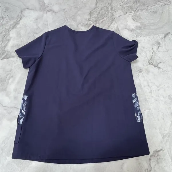 FIGS Technical Collection Blue Feather Fabric Trim Scrub Top‎ Size Medium M - Image 2
