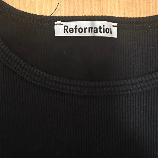 Reformation Black Cropped Ribbed Baby Tee Sz S - Image 4