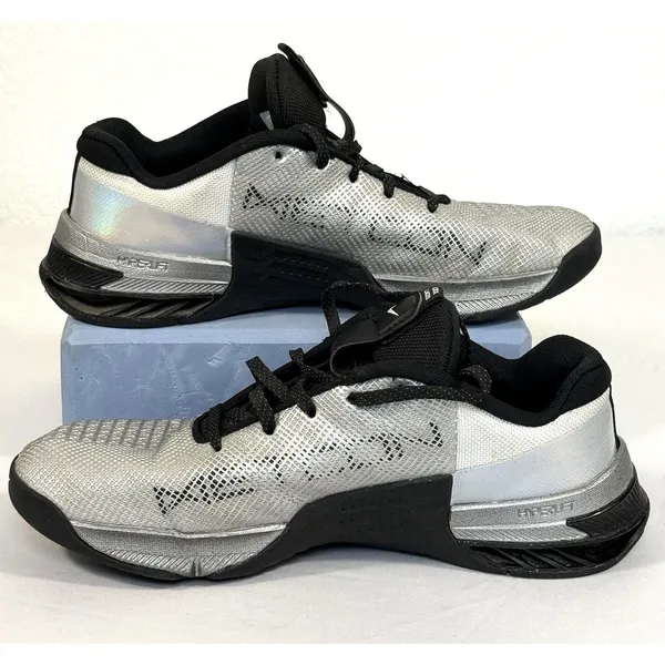 Nike Metcon 8 Premium Womens 8 Silver Iridescent Cross Training Shoes DQ4681-100 - Image 3