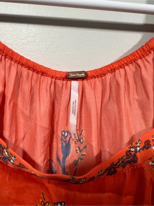 Free People Red Floral Asymmetrical Printed Blouse Medium - Image 4