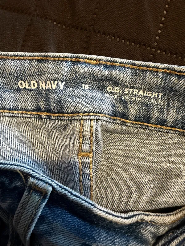 Old Navy High-Rise Shorts - Image 3