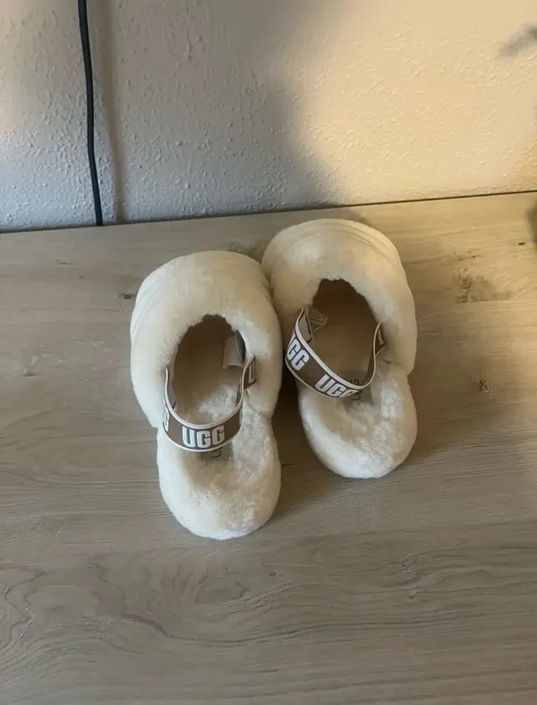 UGG Slippers - Image 2