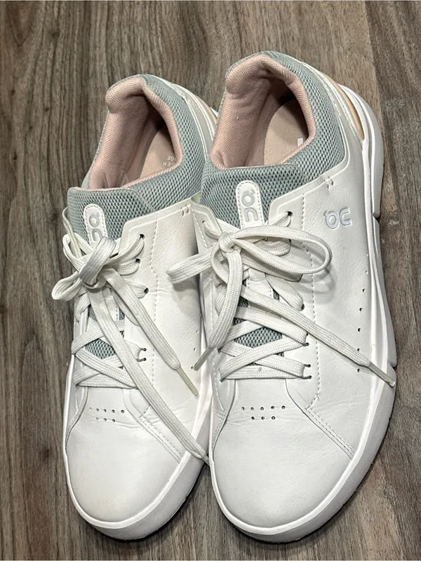 On Running Women's White Sneakers with Light Pink Lining Size 9.5 - Image 10