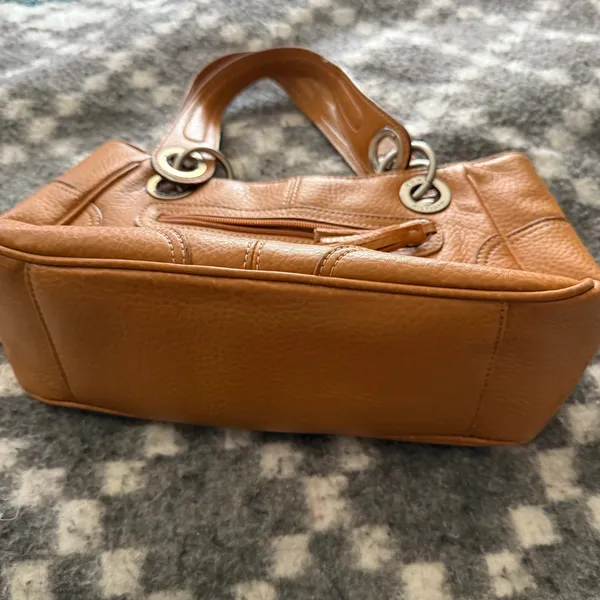 Tommy Hilfiger Y2k Tan Leather Going‎ Out Ring Shoulder Purse - Image 2