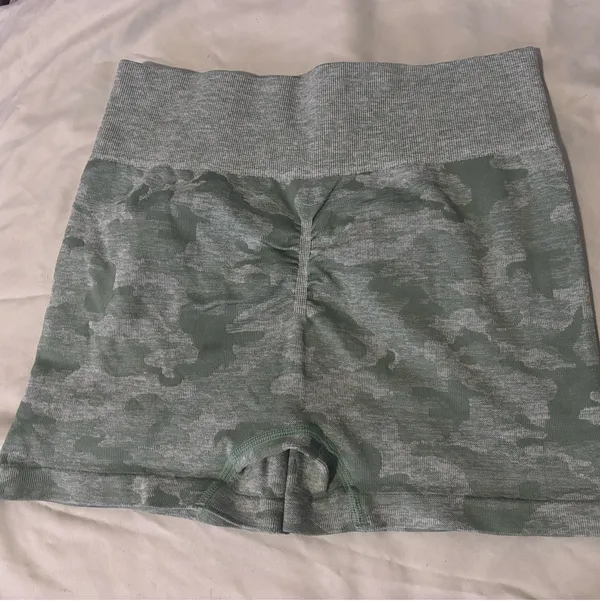 Butt scrunch shorts Green - Image 2
