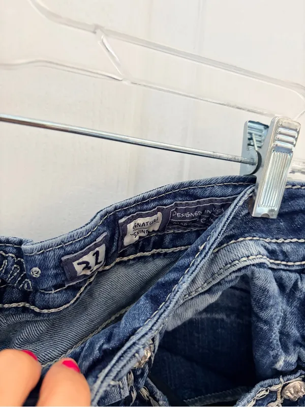 Miss Me Distressed Skinny Jeans in Blue Wash - Image 9