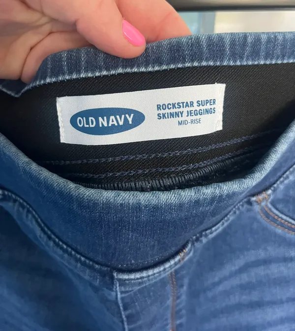 Old Navy Jeans - Image 3