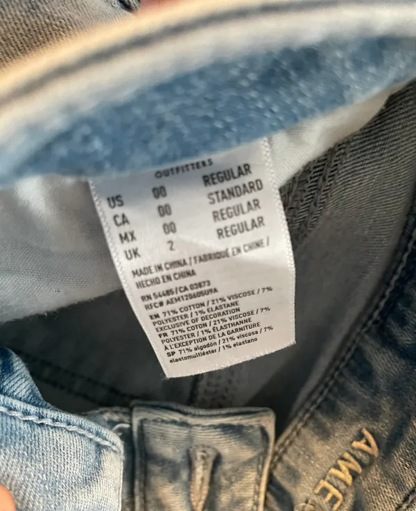 American Eagle Jeans - Image 4