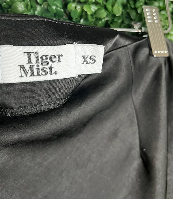 Tiger Mist Black Skirt - Image 4