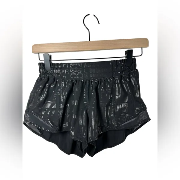 Lululemon Hotty Hot Shorts II *2.5" Manifesto 20YR Manifesto Foil Black - Image 3