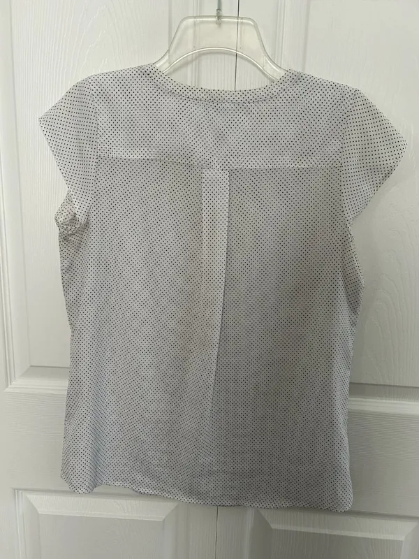 Tommy Hilfiger Split Neck Cap Sleeve Pleated Front Top White /Black Polka Dots S - Image 3