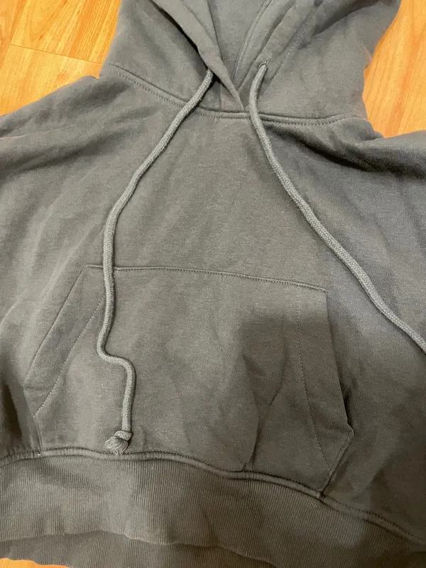 Cropped Zara gray hoodie - Image 2