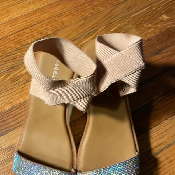 Madden Girl Carlot embellishment toes - Image 3