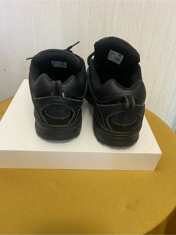 New Balance for crews slip oil &resistant Women's Black Leather & Mesh Sneakers - Image 3