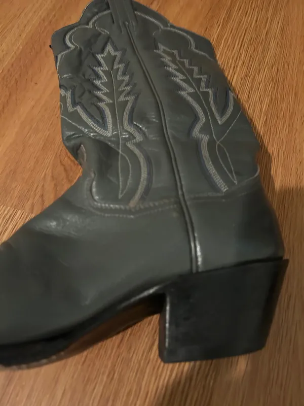 Sanders Cowgirl Gray Boots - Image 6