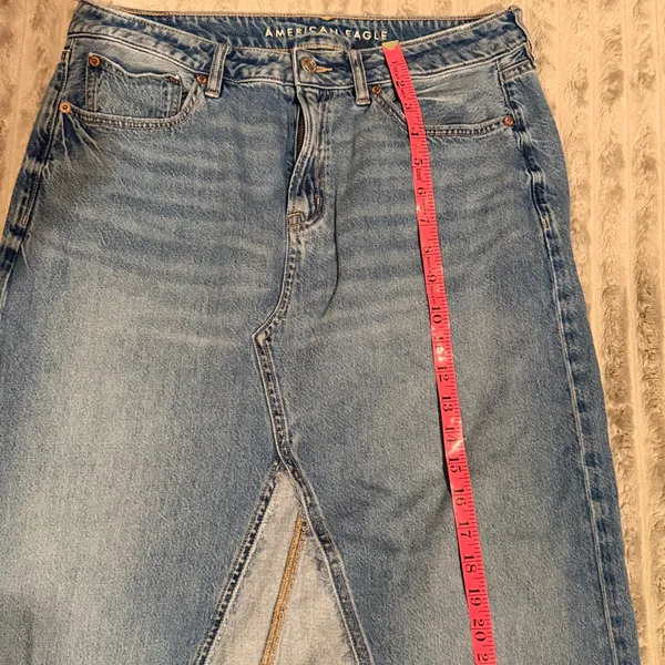 American Eagle Low Rise Denim Maxi Skirt Medium Wash Frayed Hem Size 8 - Image 7