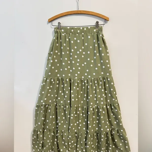LULU'S | Green Tiered Maxi Skirt for Casual Resort‎ Wear Size XS - Image 4