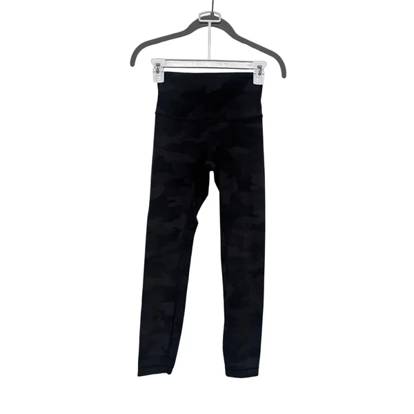 Lululemon Black Camo High-Rise Leggings Size xs - Image 2