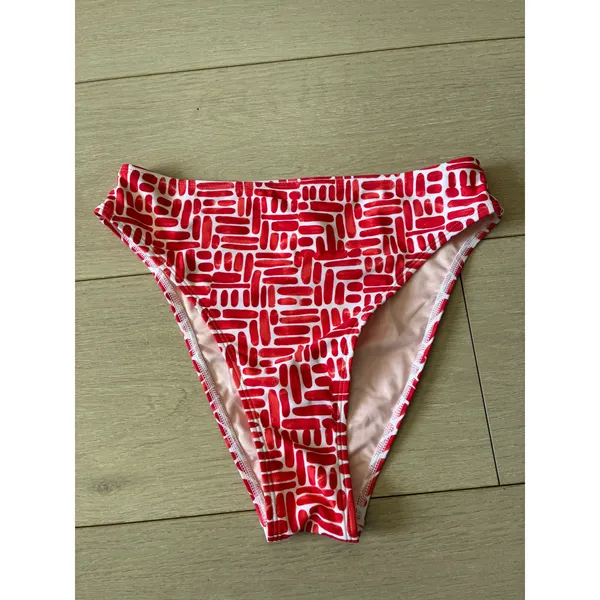 Cupshe Red White Geometric Underwire High Waisted Bikini Set Size S - Image 3