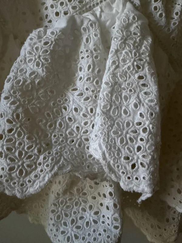 White Eyelet H&M Mini Skirt - Image 2