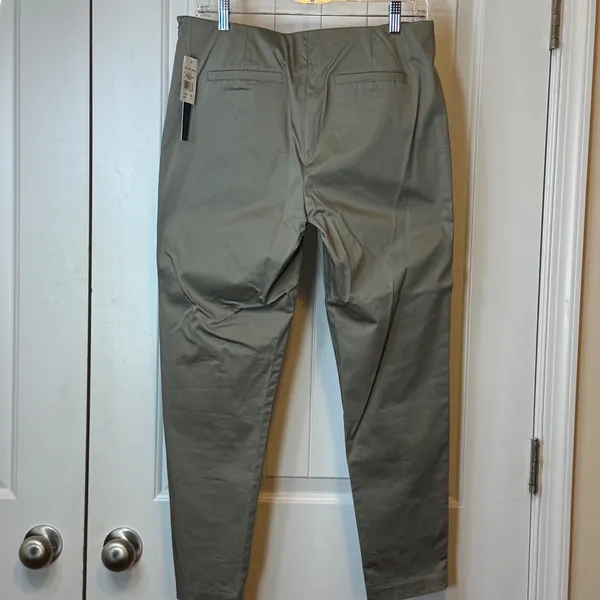 NWT Blue Earth Womens Stretch Ankle Pants Olive Green Pintuck Seam Side Zip Sz 8 - Image 3