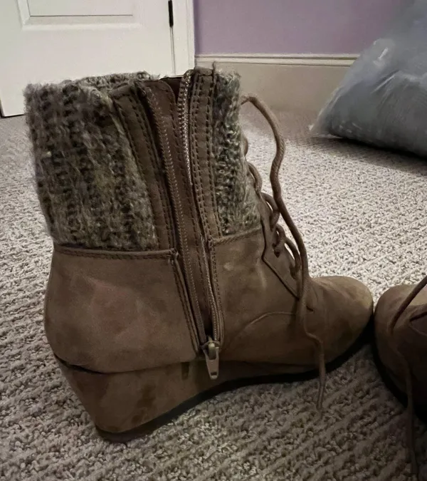 Brown Heeled Boots Size 10 - Image 4