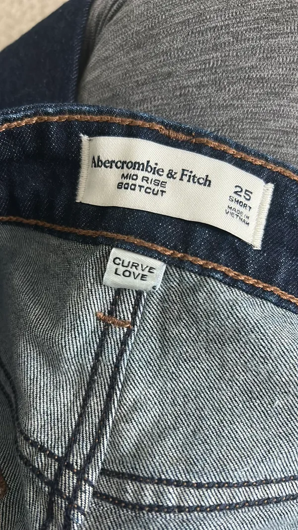 Abercrombie Mid-Rise Bootcut Jeans - Image 3