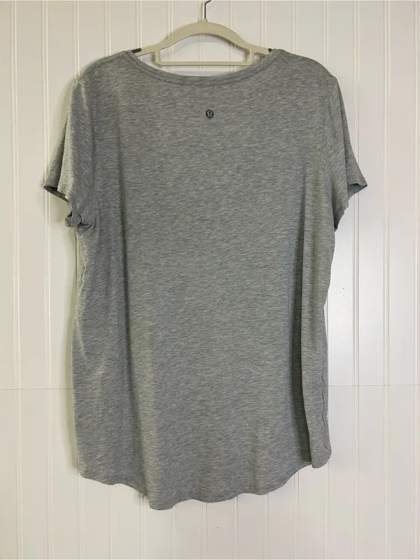 Lululemon Short Sleeve Gray V-Neck Shirt No Size Tag - Image 3