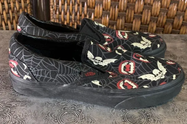 NWT Vans Black and Red Glow in the Dark Shoes Size 6.5 Women’s - Image 3