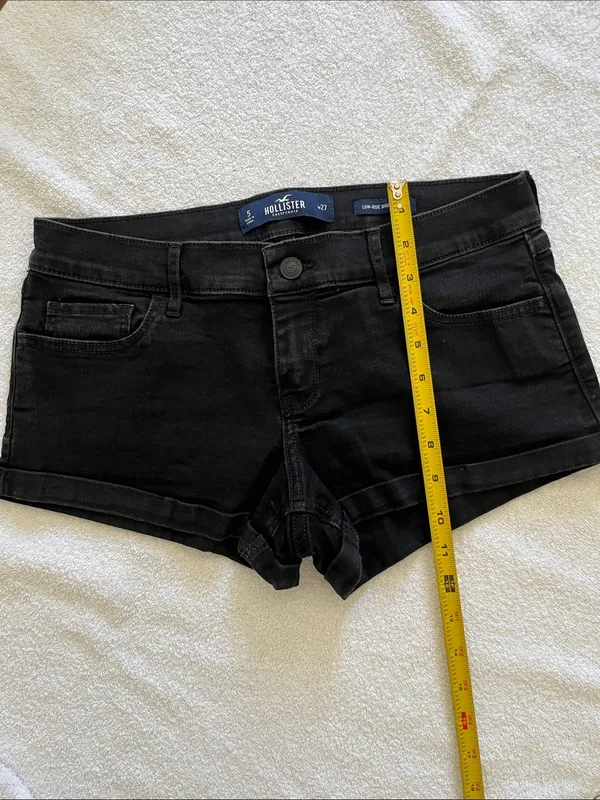 Hollister Women's Black Roll-Cuff Denim Shorts - Image 4