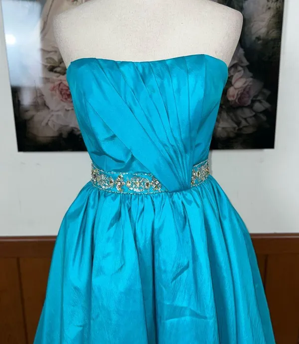 Pretty Mori Lee Vibrant Blue Taffeta Prom Dress! - Image 3