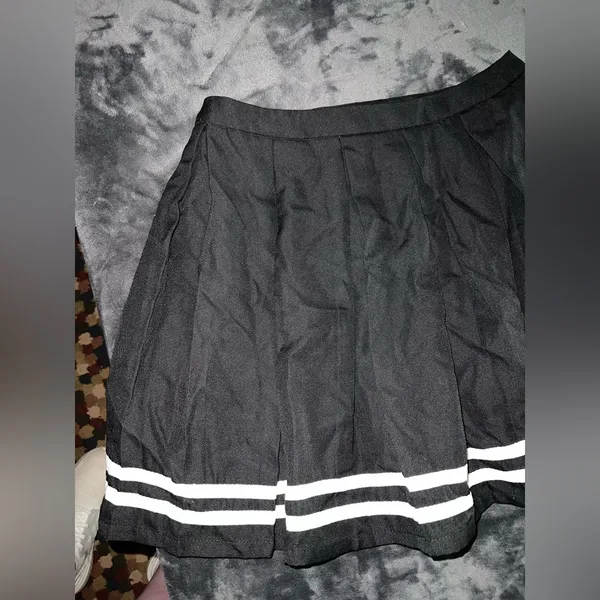 Hot Topic Black Pleated Cheer Skirt Size Large New with tag - Image 11