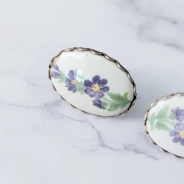 Vintage Screw On Earrings 1" Cream Oval with Purple Flowers - Image 5