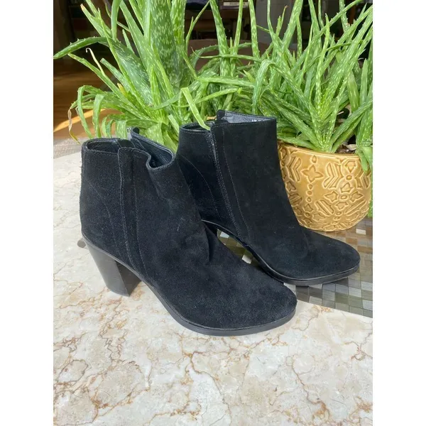 Dolce Vita Stunna black suede ankle boots size 9.5 - Image 9