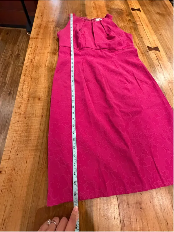 R&K Originals Hot Pink Floral Jacquard Sheath Dress Sz 10 Pleated Neck Cocktail - Image 10