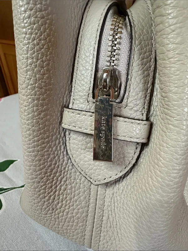 Kate Spade Leila. Leather triple compartment. - Image 8