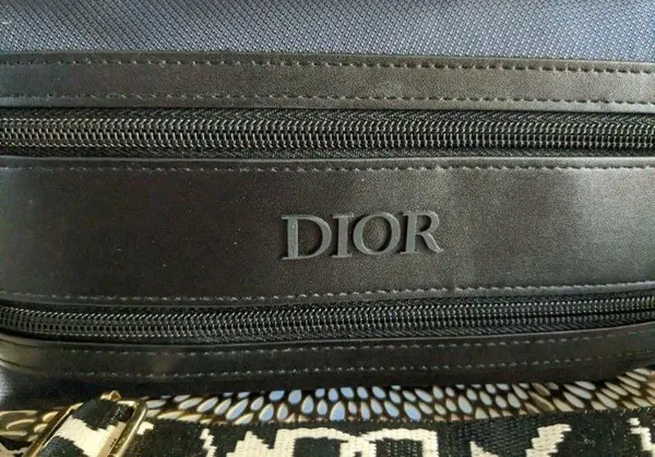 Dior Pouch/ Travel Bag - Image 8