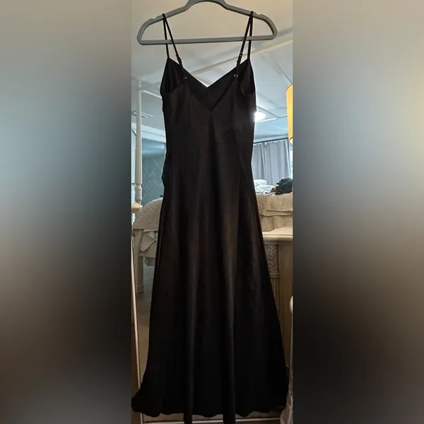 NEW Black Satin Crinkled Spaghetti Strap Formal Evening Gown Dress M - Image 3