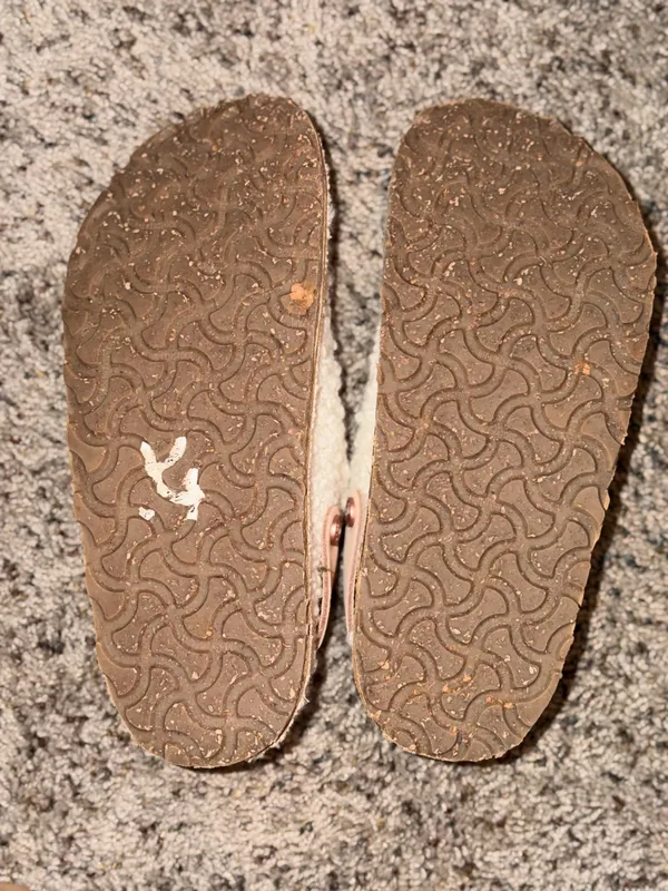 White Fuzzy Clog Birkenstock - Image 3
