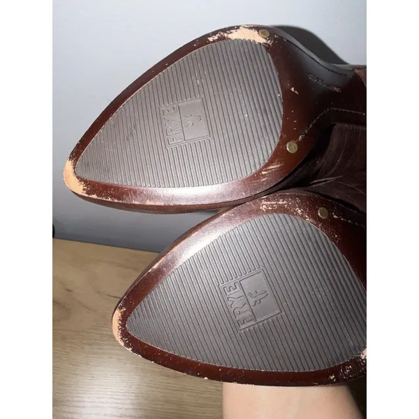 Frye Regina‎ Leather Stacked Heel Pump in Brown Size 6.5 Whipstitch P - Image 10