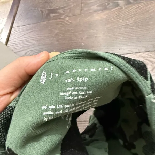 Free People Movement Women’s XS Small Green Camo Crop Top Sports Bra - Image 4